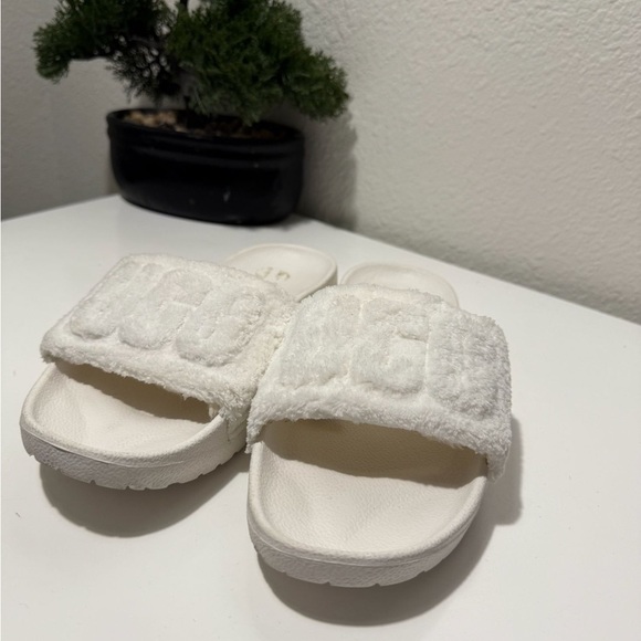 UGG Shoes - UGG Cream Slippers